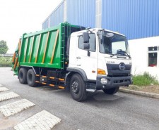 Ô tô chở rác hino 3 chân 20 khối máng xúc